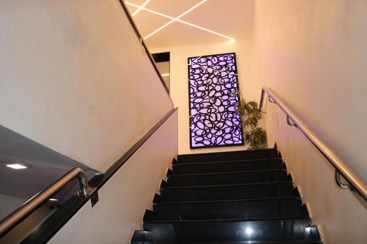 Hotel Modern Mumbai Exterior photo
