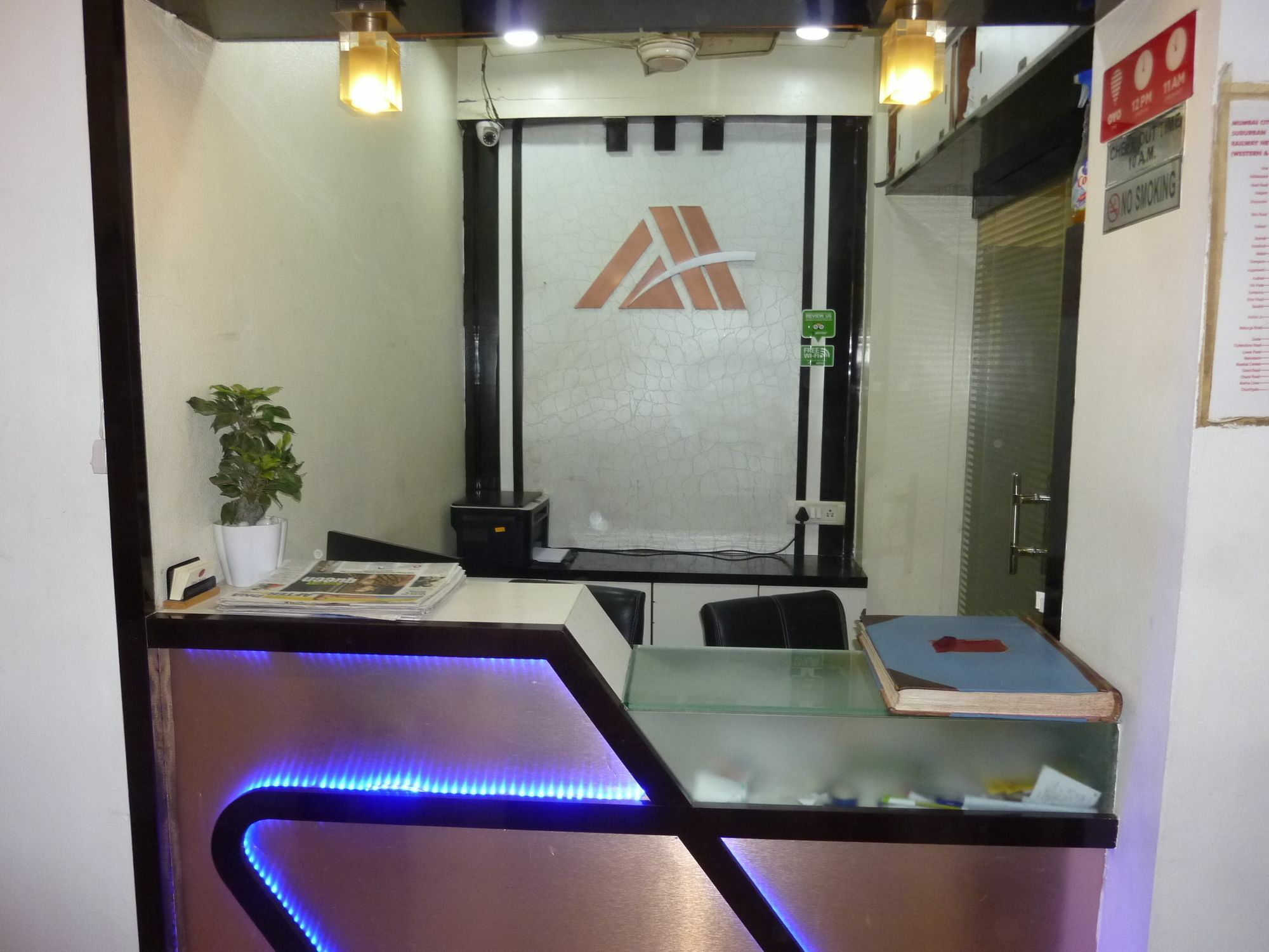 Hotel Modern Mumbai Exterior photo